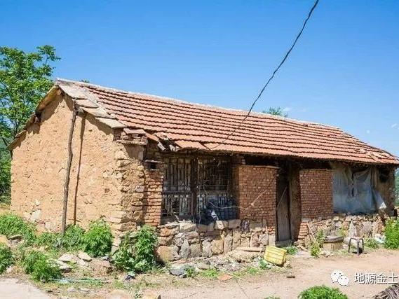 村集體在什么情況下可以收回農(nóng)民宅基地？